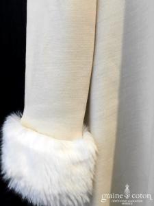Delphine Manivet - Robe courte trapèze en crêpe de laine ivoire foncé (manches)