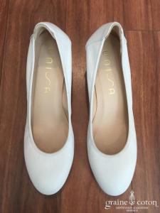 Karlos -  Ballerines (chaussures) en cuir ivoire clair
