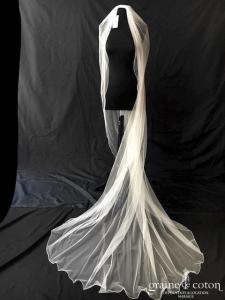 Bianco Evento - Voile simple long de 2,50 mètres en soft tulle ivoire surjeté avec strass Swarovski (S223 sans rabat)