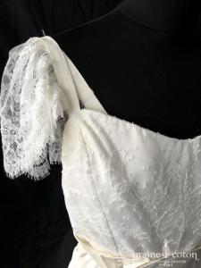 Création - Robe en crêpe de soie et dentelle ivoire (bretelles empire fluide bohème)