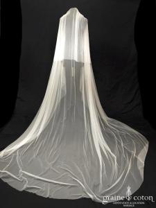Atelier Pronovias - Voile long de 3 mètres en tulle souple ivoire clair bords bruts