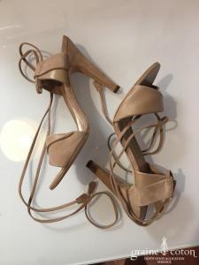 Hermès - Sandales (chaussures) en nubuck et cuir nude