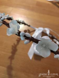 Création - Couronne de petites fleurs blanches