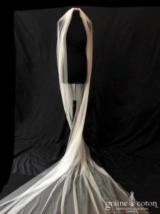 San Patrick pour Pronovias - Voile long de 3 mètres simple en tulle souple ivoire bord brut (sans rabat)