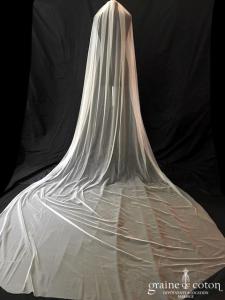 San Patrick pour Pronovias - Voile long de 3 mètres simple en tulle souple ivoire bord brut (sans rabat)