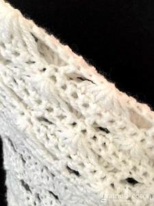 Création - Châle en laine ajouré blanche fait main