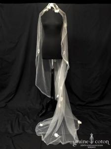 Rime Arodaky - Voile long de 2 mètres Sally en tulle fluide finition bords brut et fleurs en guipure (dentelle sans rabat)