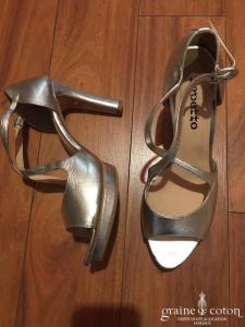Repetto - Sandales (chaussures) argentées à lanières croisées