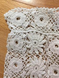 Vintage - Gants courts filet en dentelle de coton écrue motif fleurs