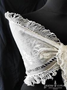 Création - Mantille triangulaire en coton et soie ivoire (vintage châle étole)