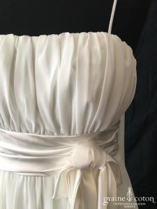 Fashion New York - Robe courte en mousseline ivoire (bustier empire bretelles drapé fluide)