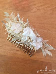 Les couronnes de Victoire - Peigne Wendy en fleurs stabilisées ivoires
