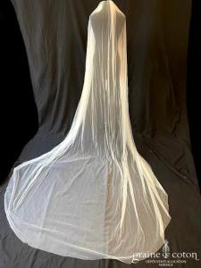 Création - Voile long de 3 mètres en tulle souple ivoire bords bruts (sans rabat)