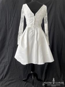 Création - Robe courte en satin blanc et top dentelle (manches longues courte patineuse blanche civile taille-haute)