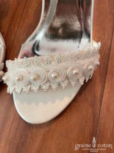 Jiajia - Sandales (chaussures) en guipure te perles ivoire