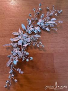 Création - Barette à piquer dans un chignon motifs floraux argentés