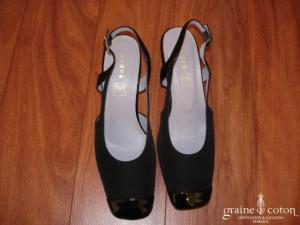 André - Escarpins (chaussures) noirs à bouts vernis