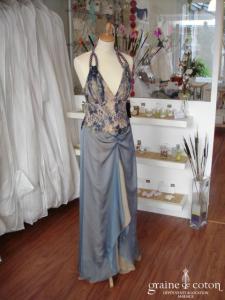 Invito Haute Couture - Robe de soirée longue en soie bleue et dorée (non stocké en boutique, essayage sur demande)