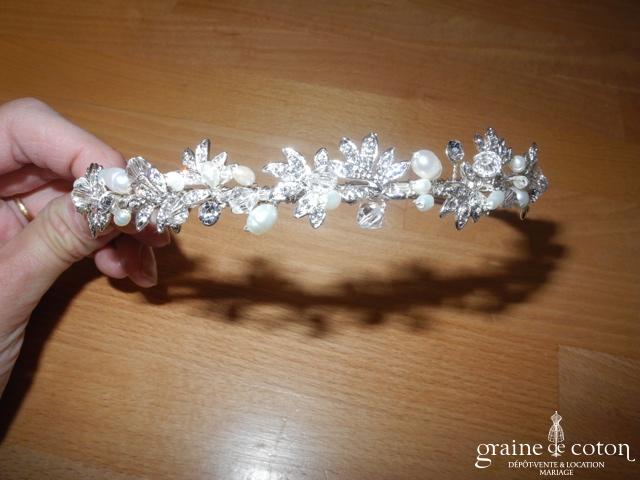 Bianco Evento - Diadème fin / headband en strass, fil argenté et perles ivoires (D41)