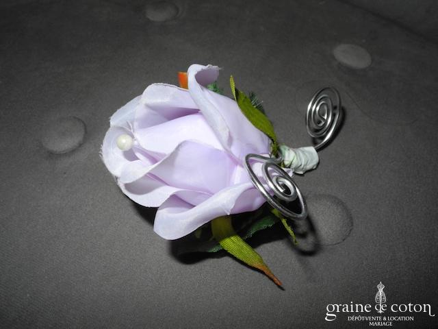Broche fleur rose couleur violette