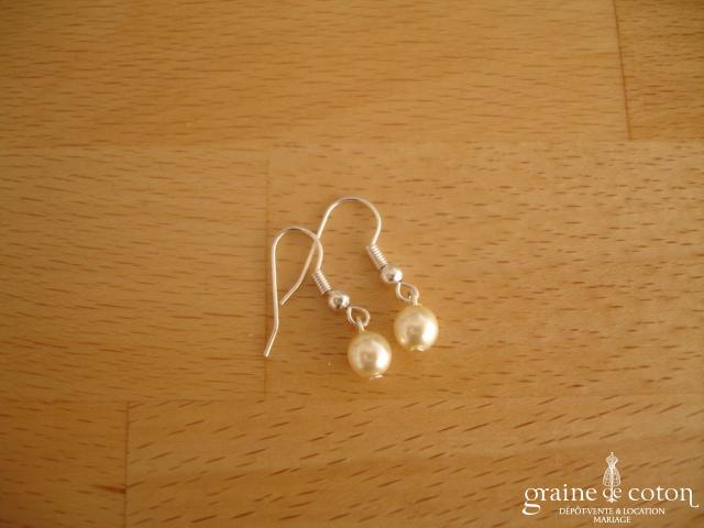 Au fil perlé - Boucles d'oreilles perle ivoire 6 mm