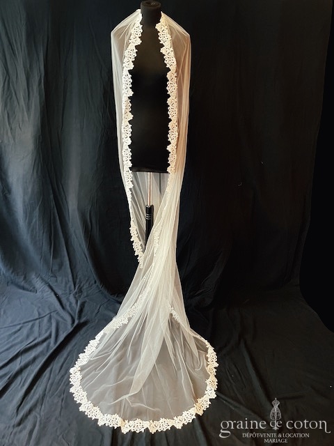 Bianco Evento - Voile simple long de 220 cm en soft tulle ivoire bordé d'une dentelle guipure (S338 sans rabat)
