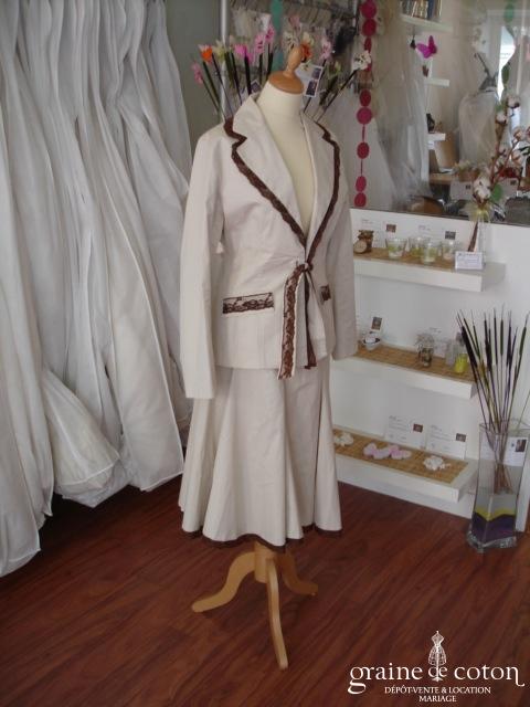 Multiples - Tailleur jupe en coton beige (non stocké en boutique, essayage sur demande)
