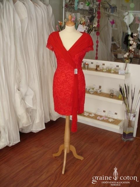 Candice Fraiberger - Robe courte rouge en dentelle (non stocké en boutique, essayage sur demande)