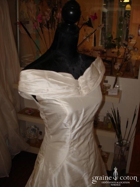 Création Haute Couture - Robe une pièce en soie sauvage ivoire
