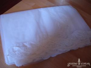 Voile blanc bordé de dentelle et perles - 4 mètres