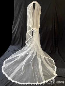 Pronovias - Voile long de 3 mètres en tulle ivoire clair bordé de guipure